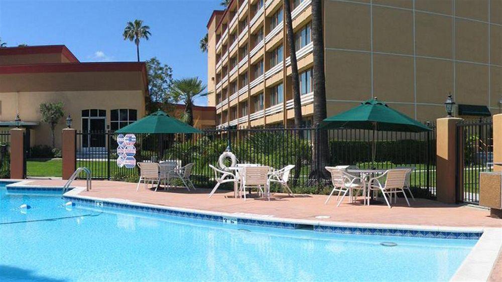 Courtyard By Marriott Los Angeles Woodland Hills Экстерьер фото