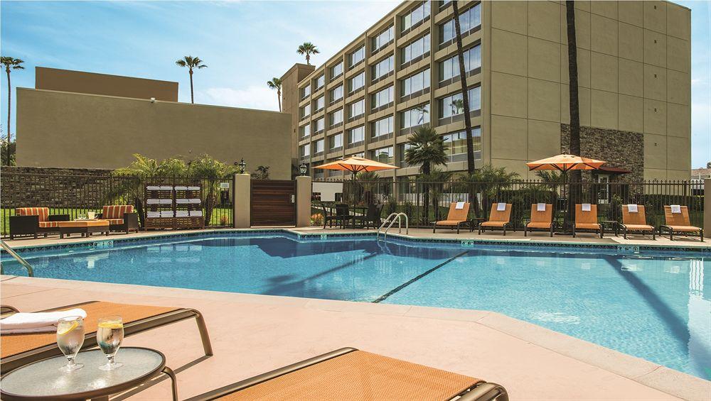 Courtyard By Marriott Los Angeles Woodland Hills Экстерьер фото