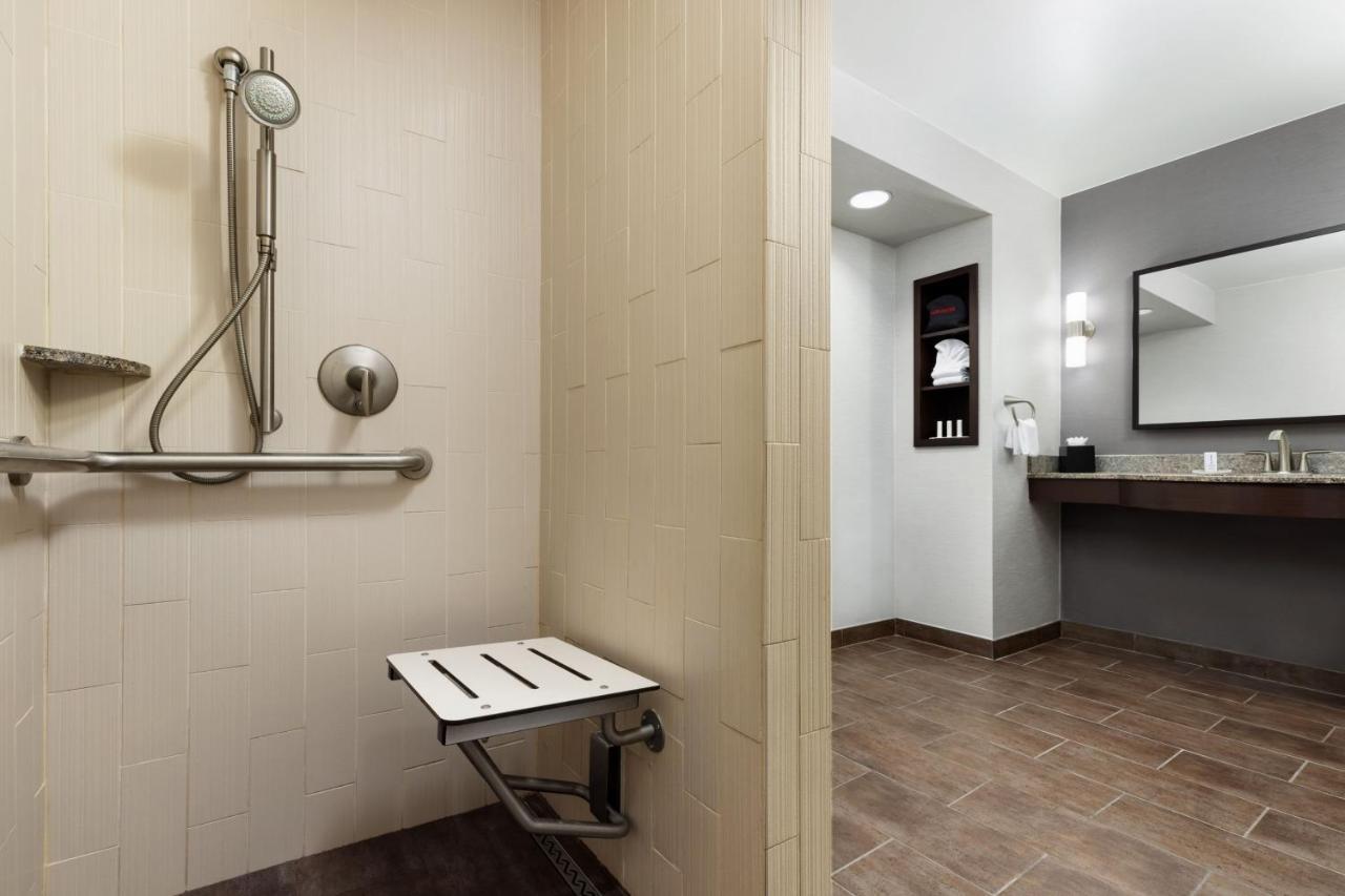Courtyard By Marriott Los Angeles Woodland Hills Экстерьер фото