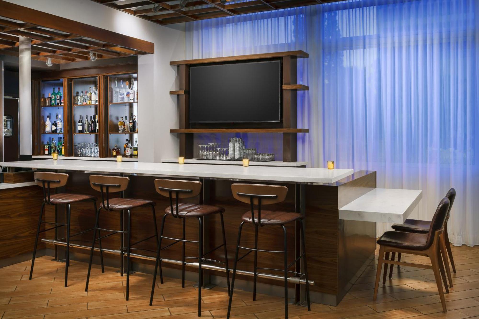 Courtyard By Marriott Los Angeles Woodland Hills Экстерьер фото