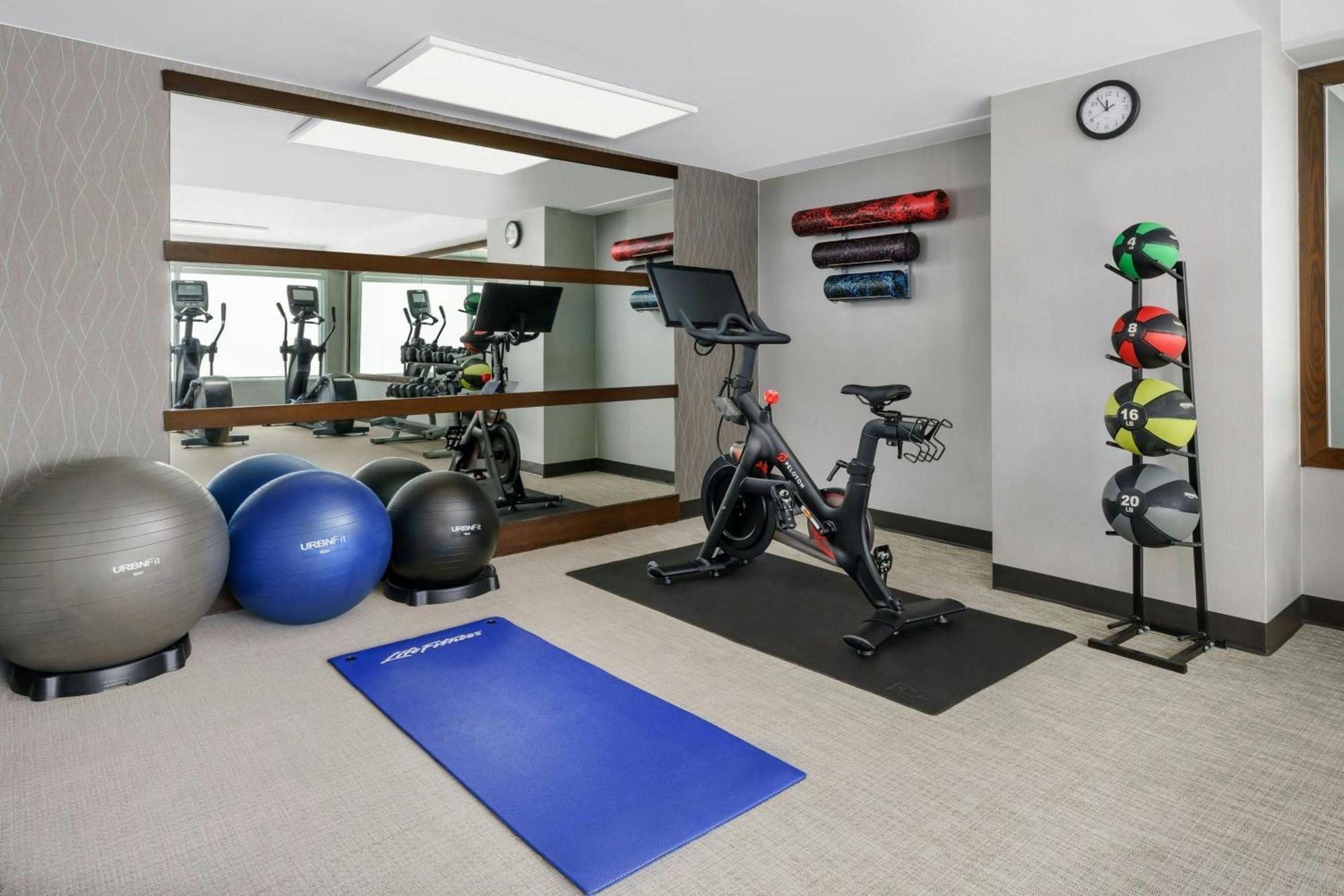Courtyard By Marriott Los Angeles Woodland Hills Экстерьер фото