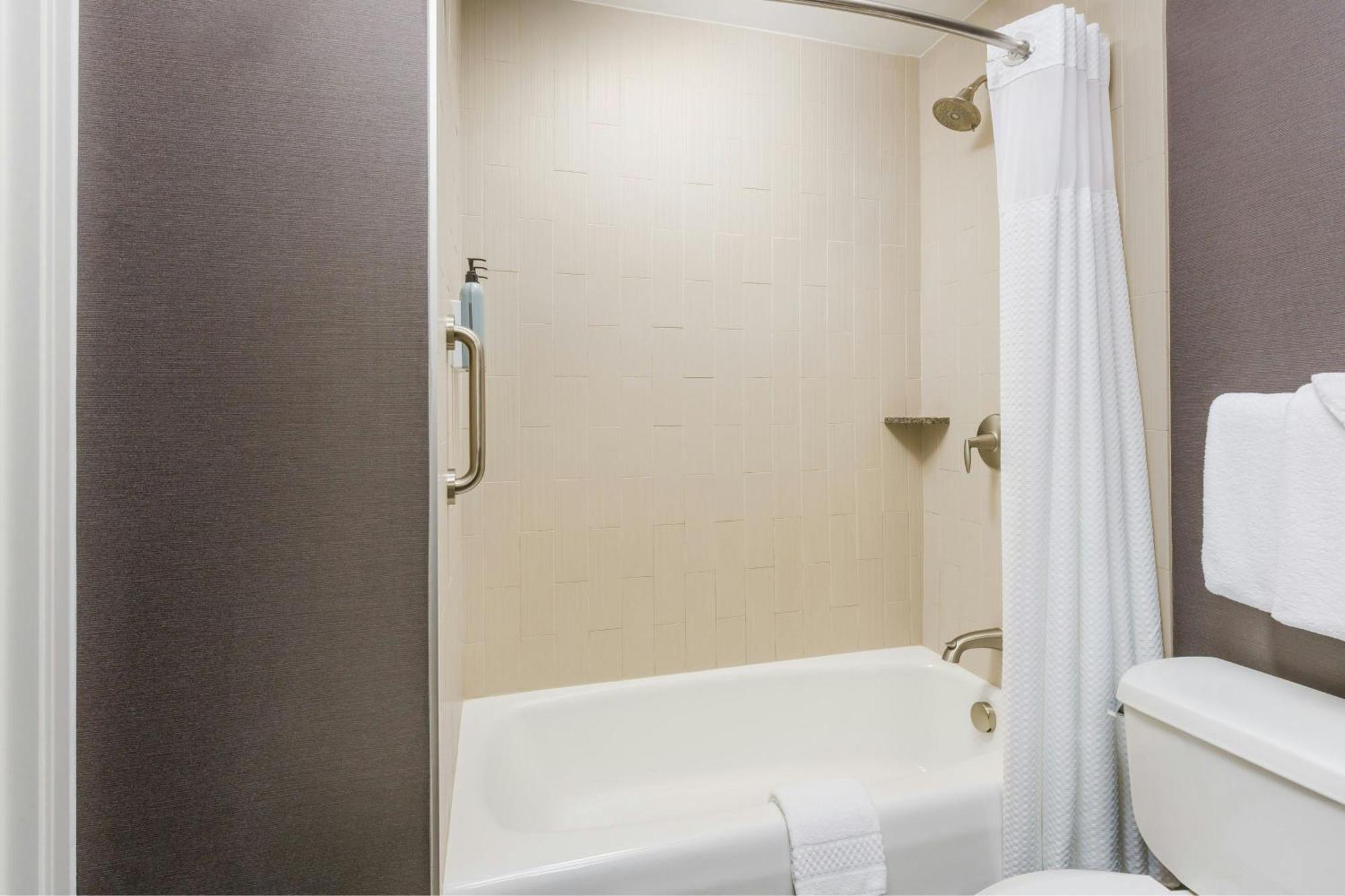 Courtyard By Marriott Los Angeles Woodland Hills Экстерьер фото
