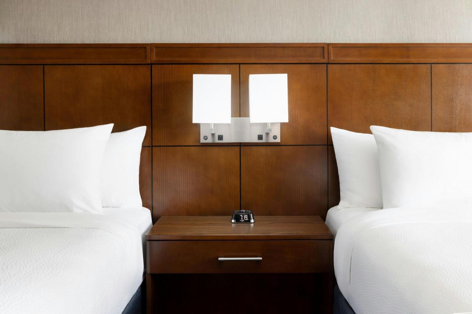 Courtyard By Marriott Los Angeles Woodland Hills Экстерьер фото