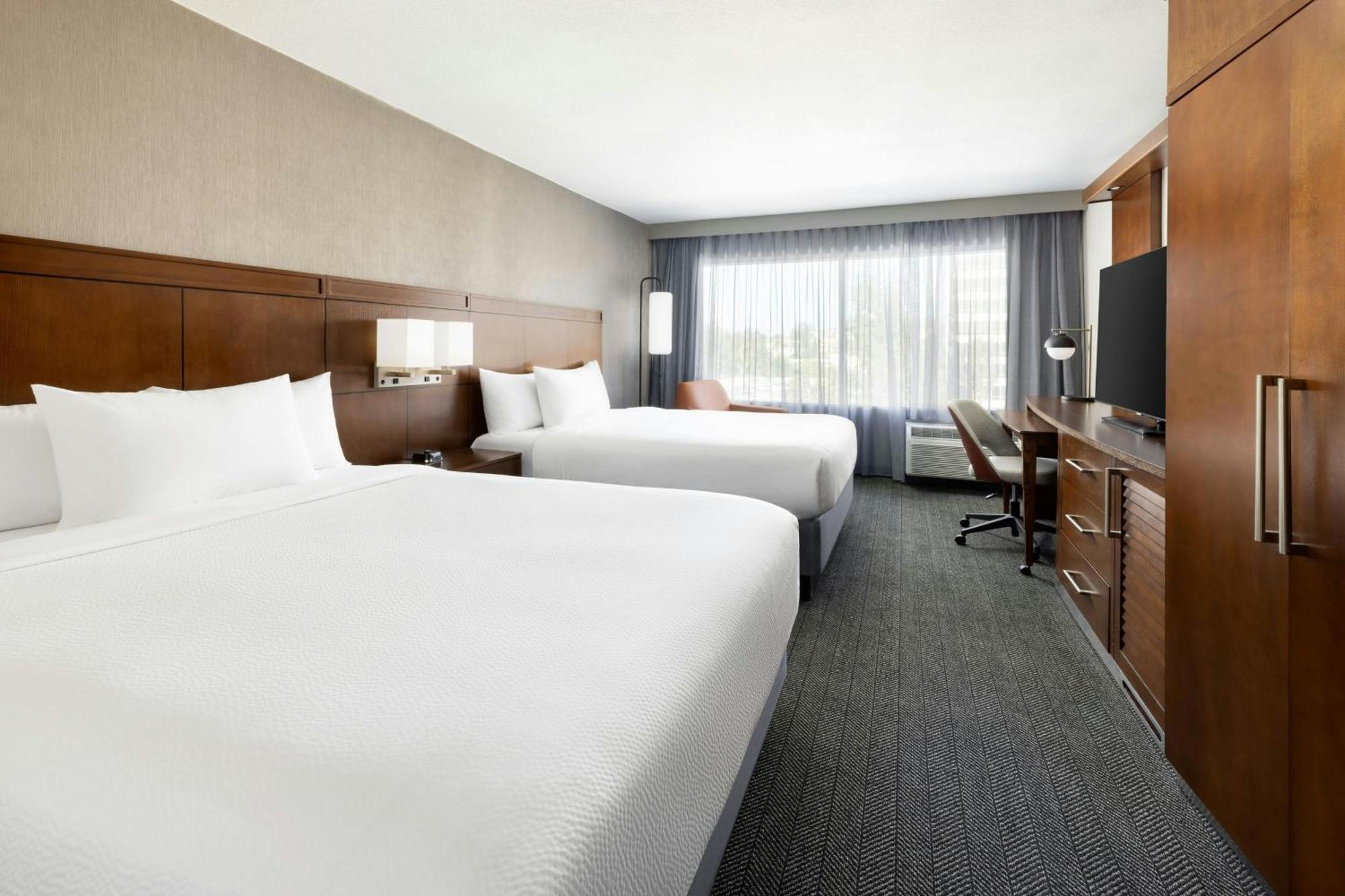 Courtyard By Marriott Los Angeles Woodland Hills Экстерьер фото